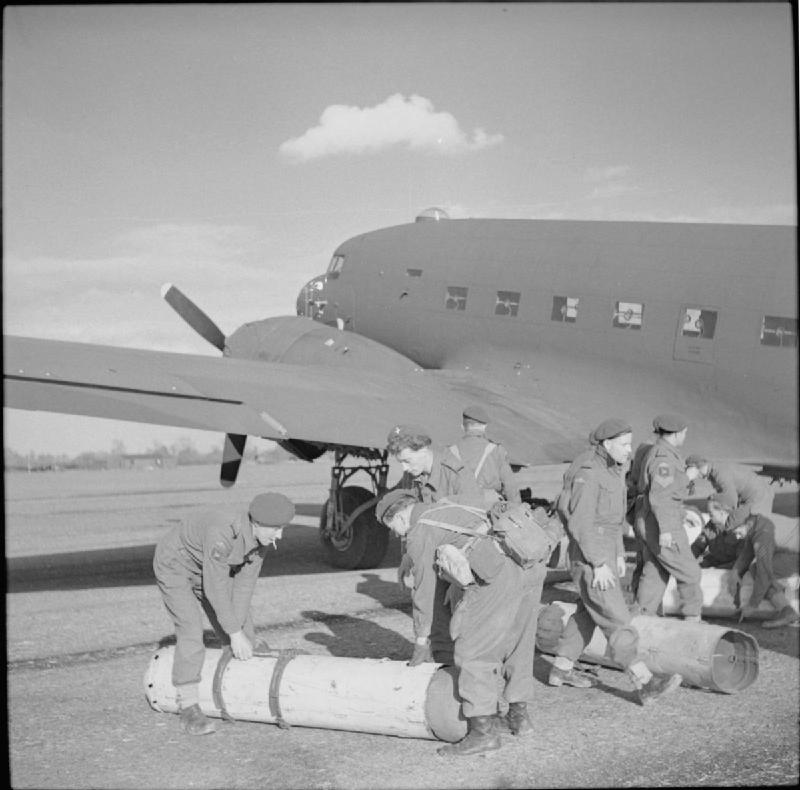 British Army troops 22/4/44 preparing for Airborne Forces exercise