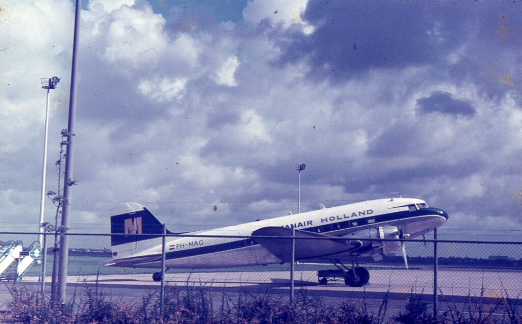 PH-MAG Moormanair DC-3 ex-233 Squadron