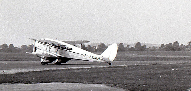G-AEMH Southend
