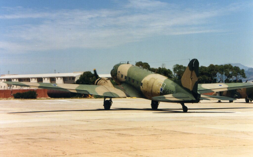 SAAF veteran Dakota 6832 RAF KG443 5 Transport Wing 28 Squadron SAAF Ysterplaat 75th anniversary air show 1995